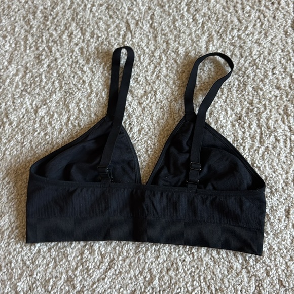 Bombas Black Sports Bra size Medium/Large - Picture 2 of 4